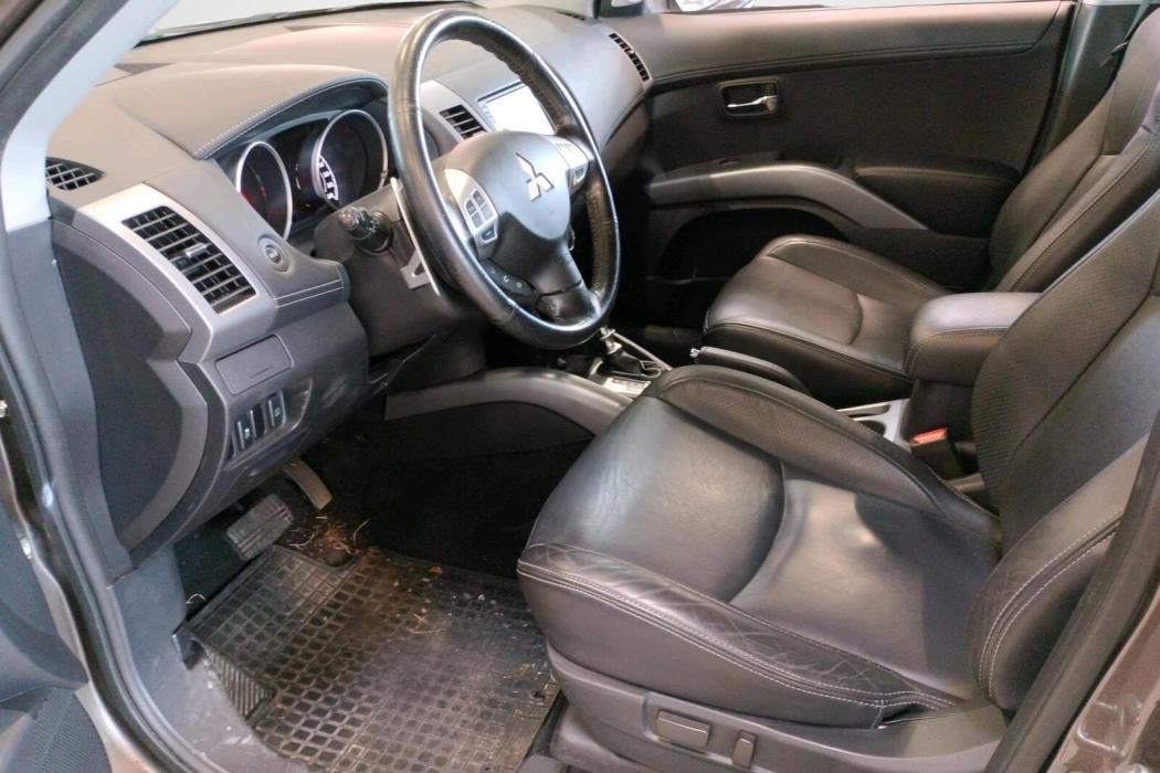Mitsubishi Outlander 2012
