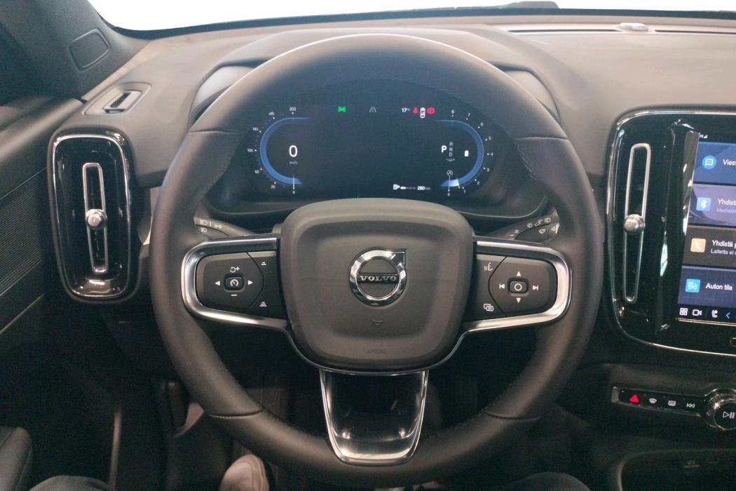 VOLVO XC40 2022