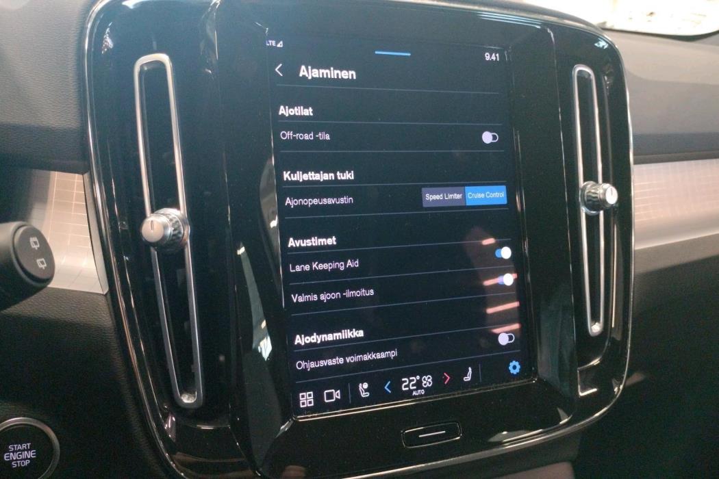 VOLVO XC40 2022