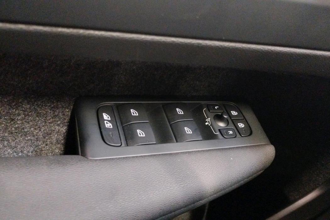 VOLVO XC40 2022