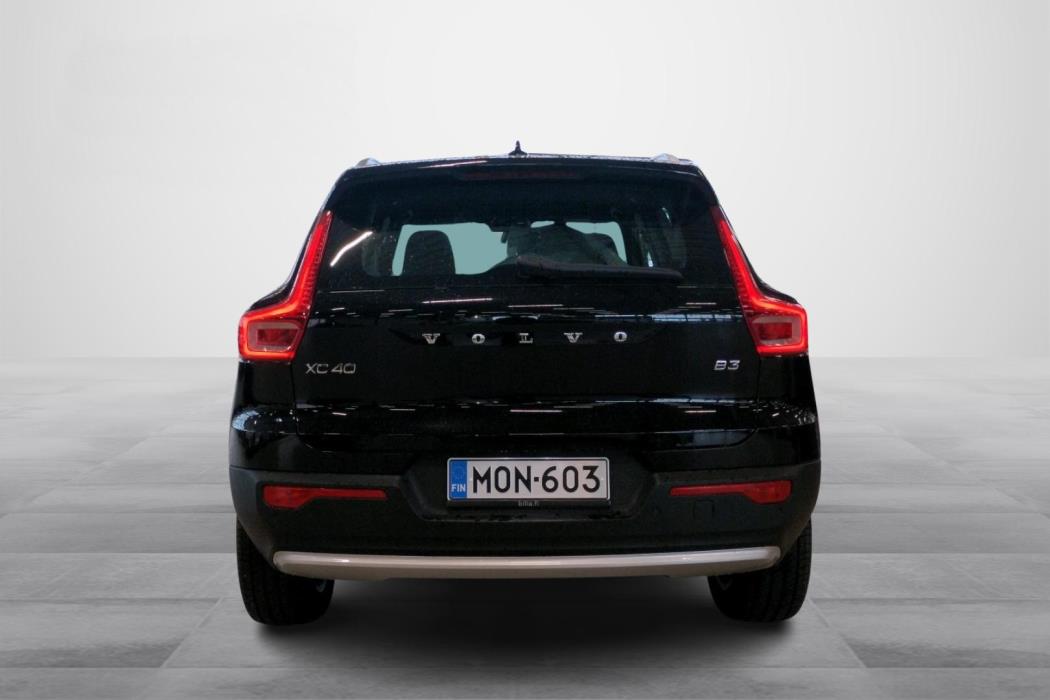 VOLVO XC40 2022
