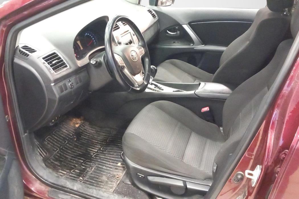 Toyota Avensis 2013