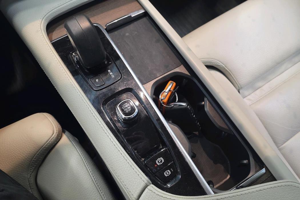 Volvo V90 Cross Country 2022