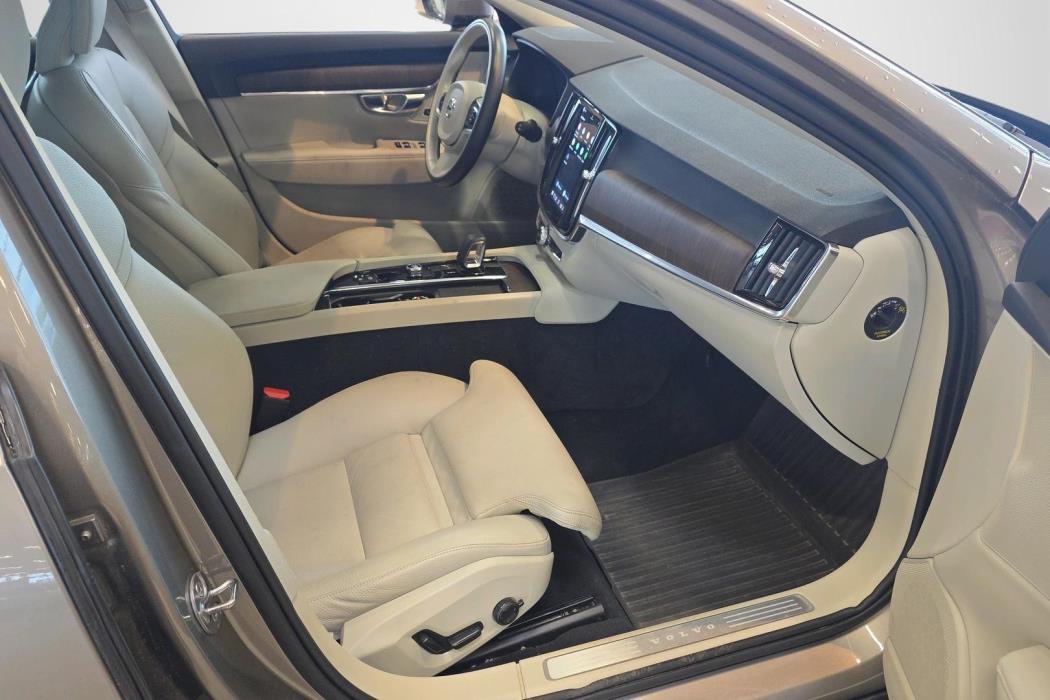 Volvo V90 Cross Country 2022