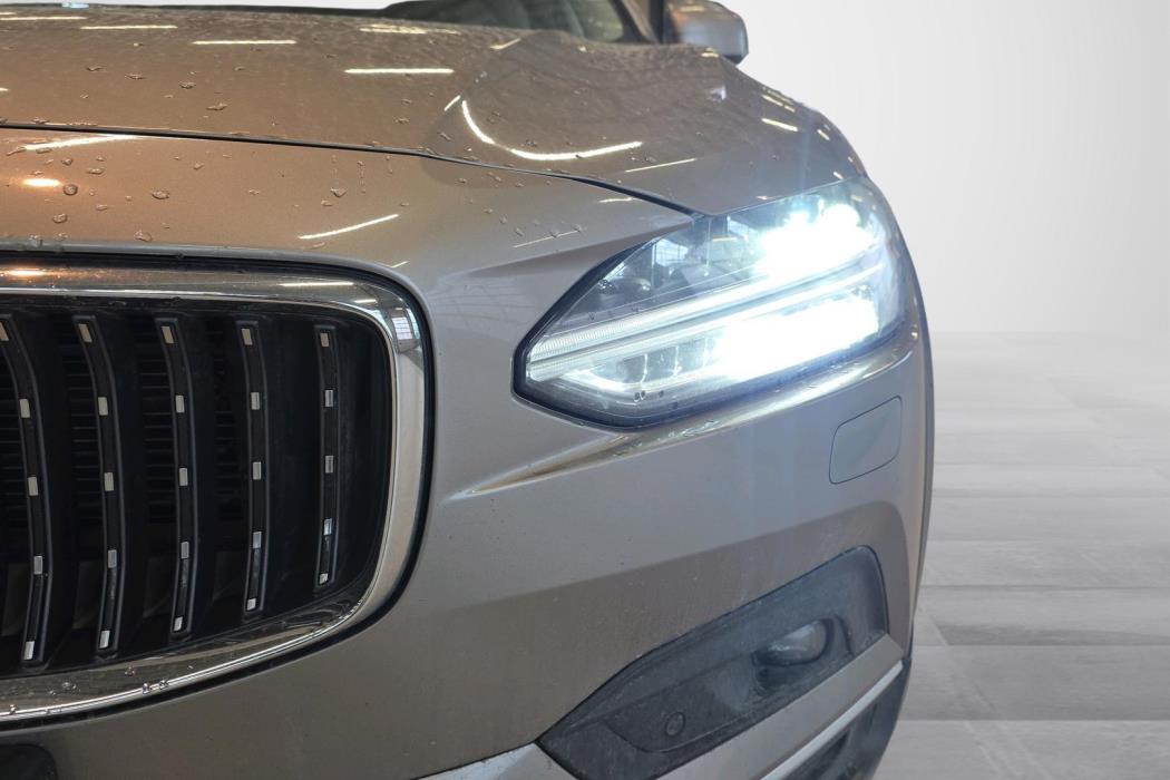 Volvo V90 Cross Country 2022