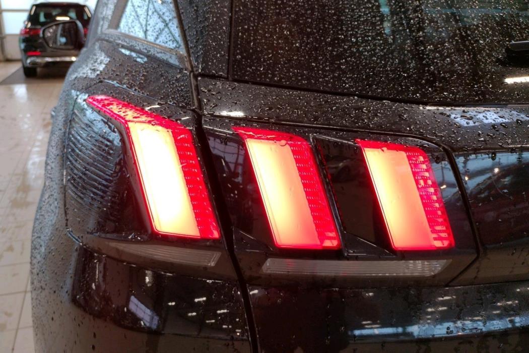 PEUGEOT 3008 2017