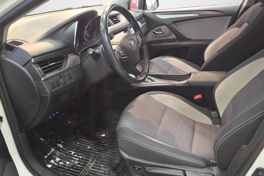 Toyota Avensis 2016