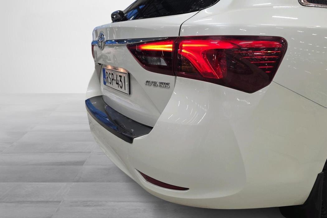 Toyota Avensis 2016