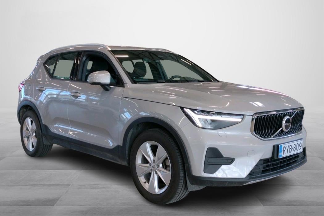 VOLVO XC40 2023