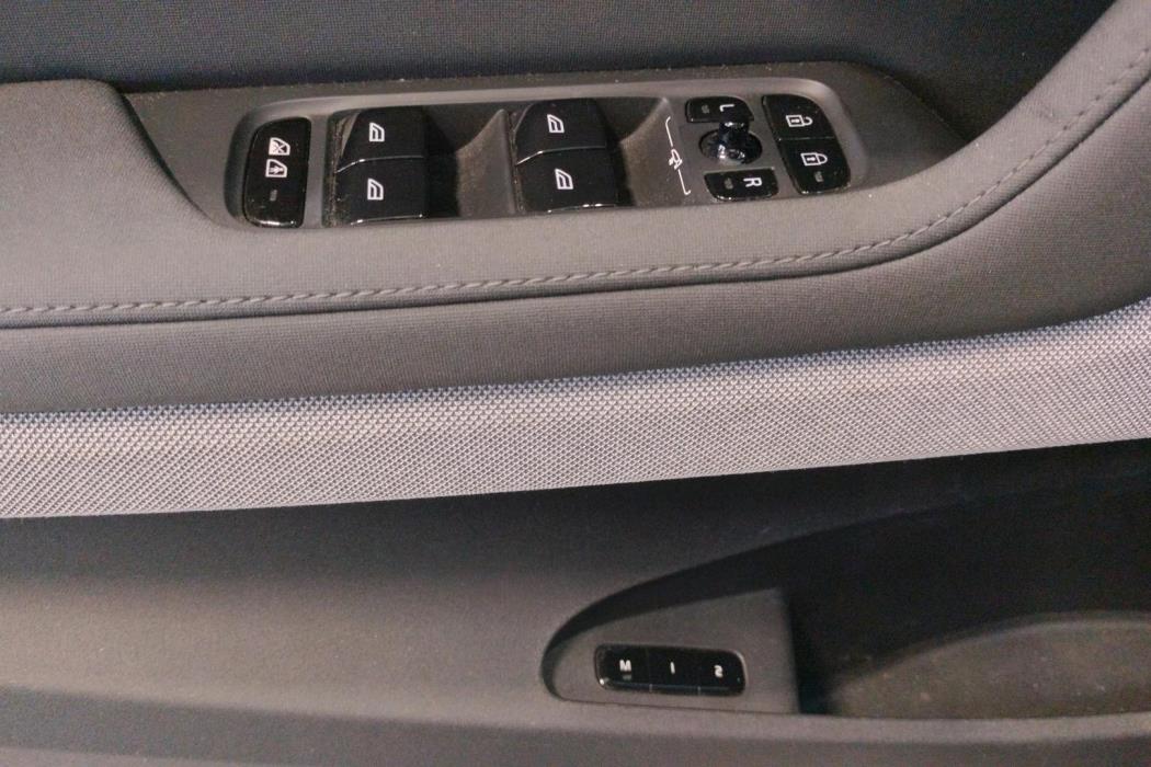 POLESTAR 2 2023