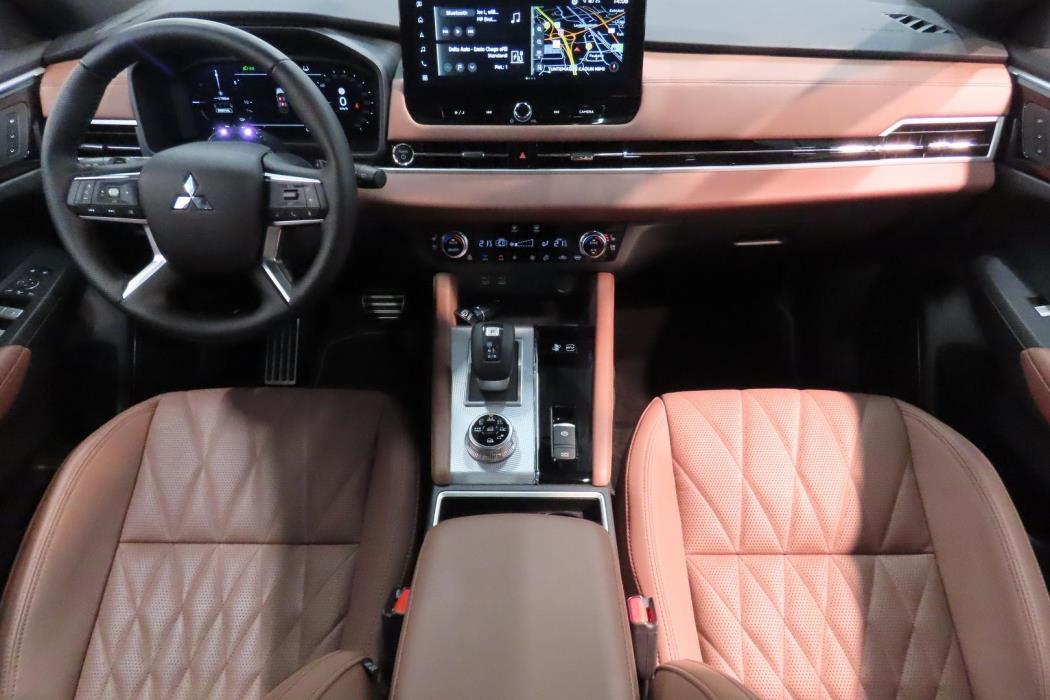 Mitsubishi Outlander 2025