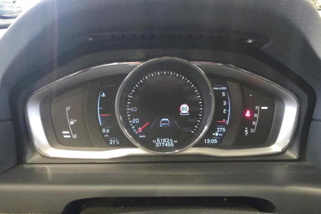 VOLVO V70 2015