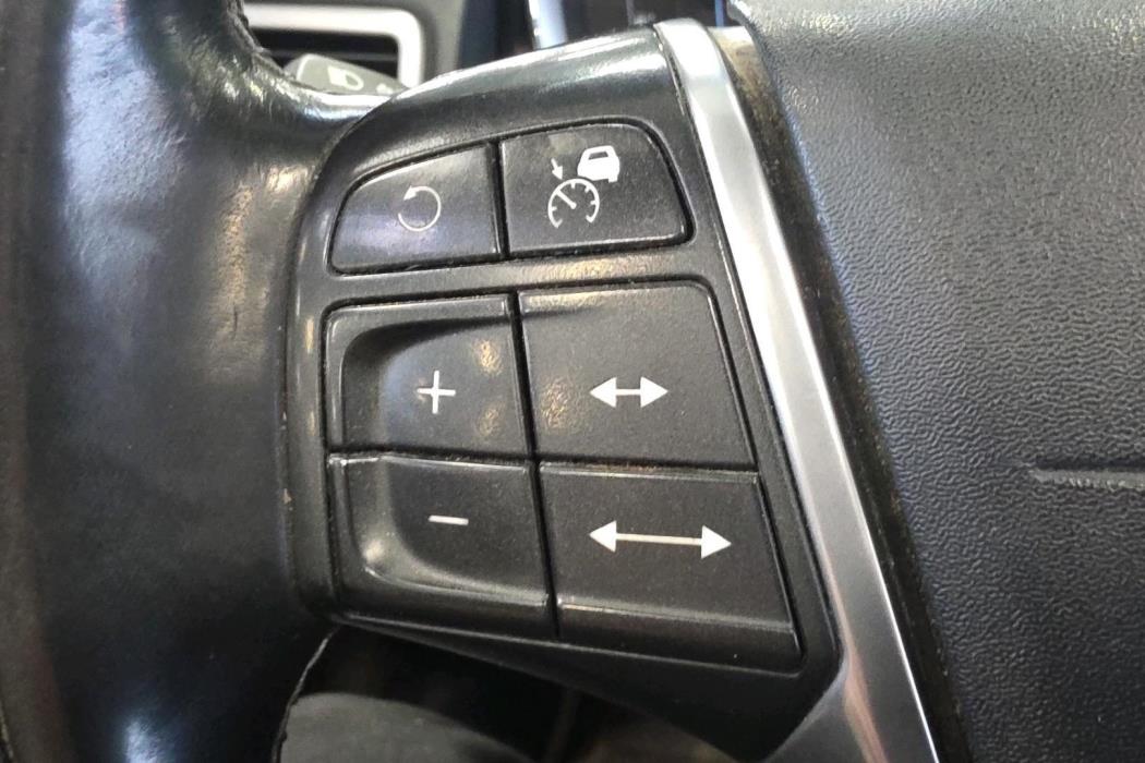 VOLVO V70 2015