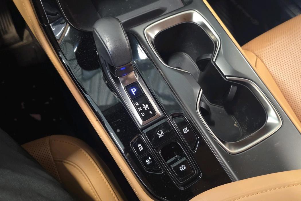 Lexus NX 2023