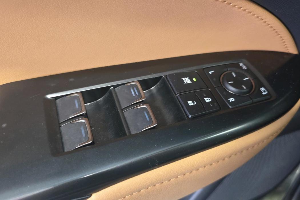 Lexus NX 2023