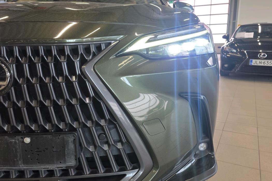 Lexus NX 2023