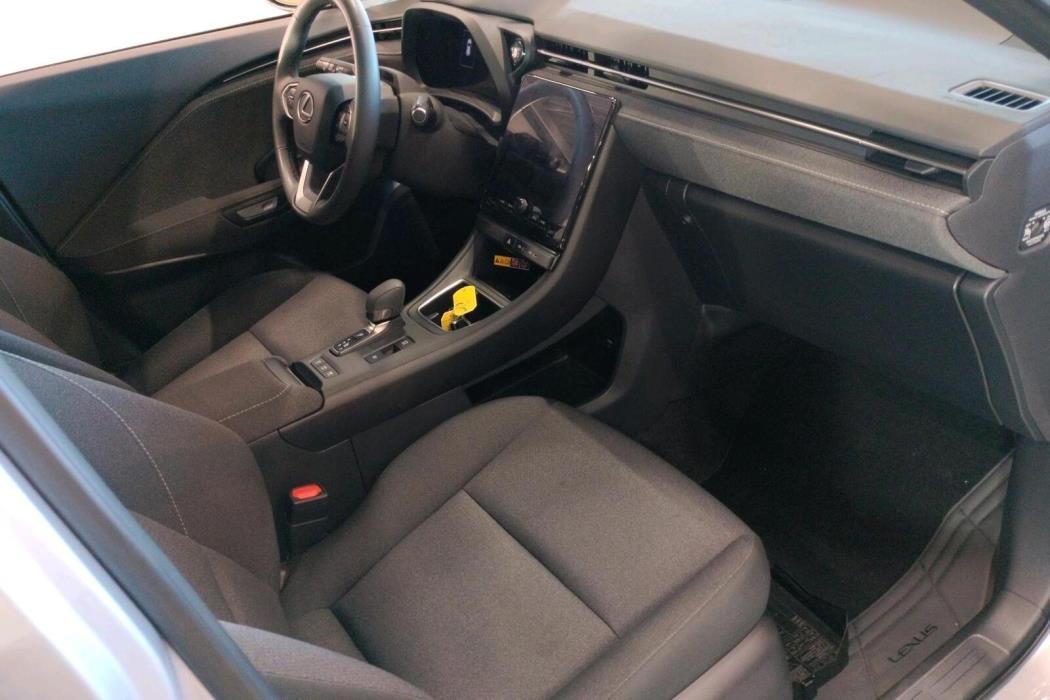 Lexus LBX 2025