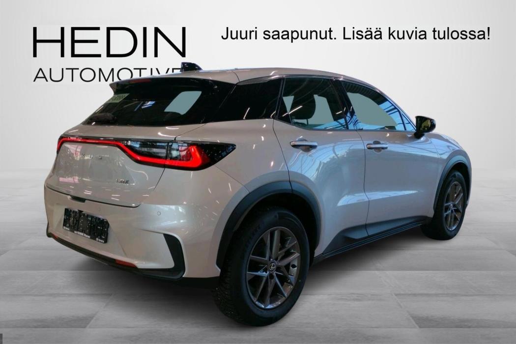 Lexus LBX 2025