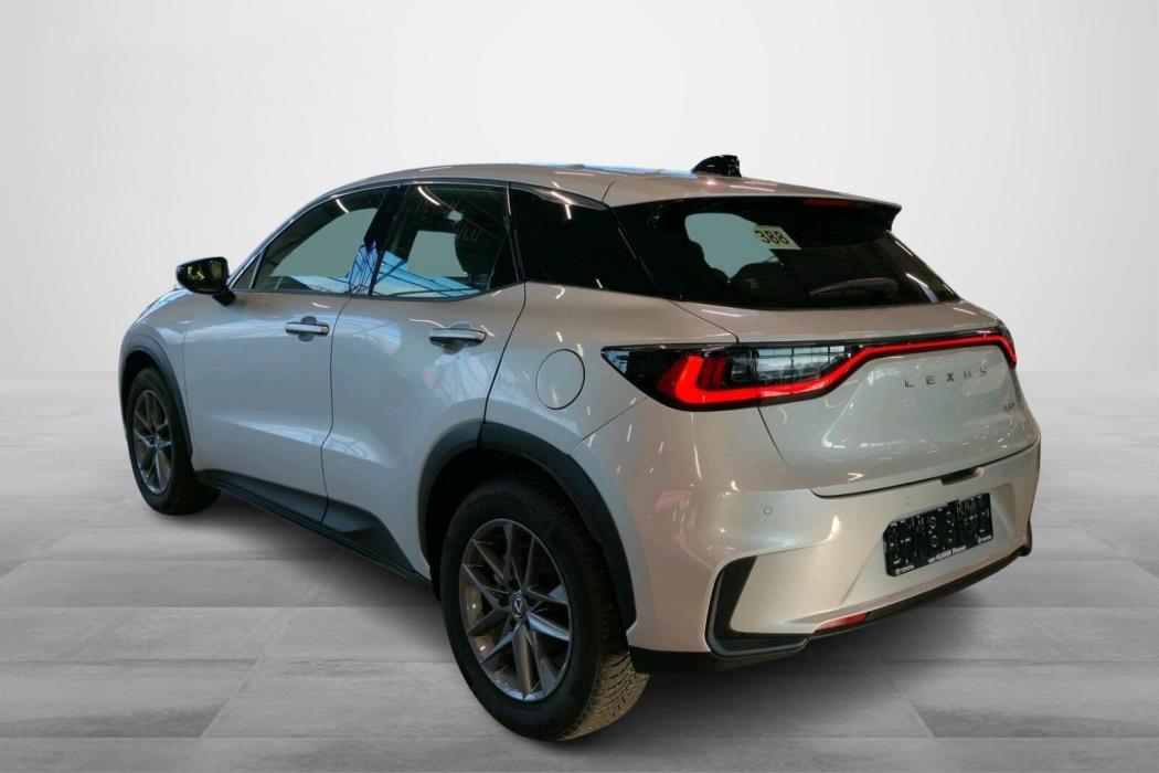 Lexus LBX 2025