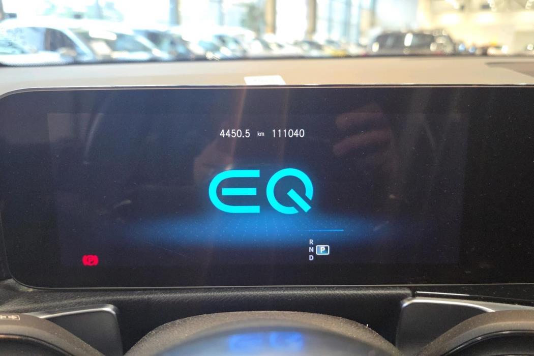 Mercedes-Benz EQB 2024