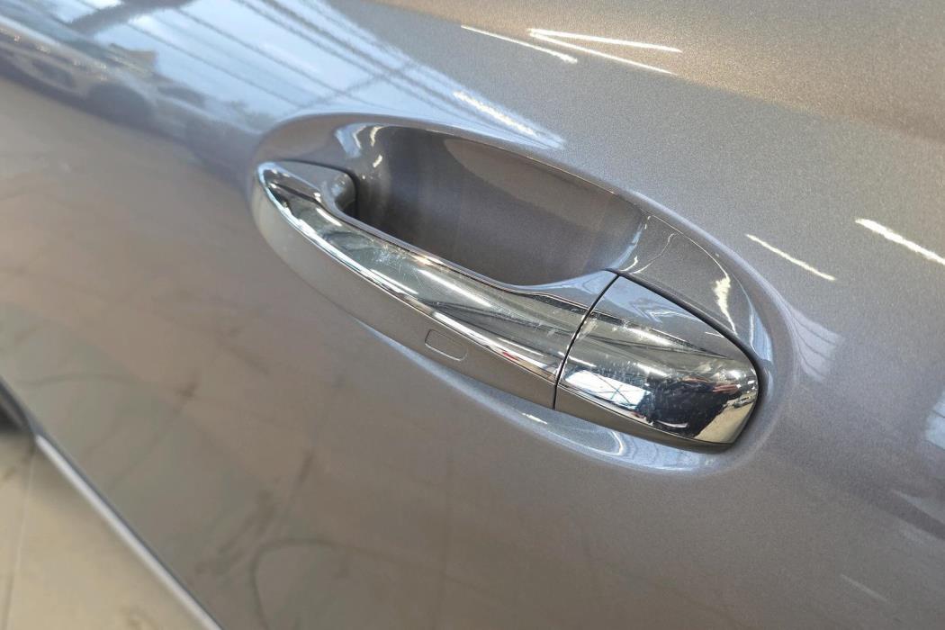 Mercedes-Benz EQB 2024