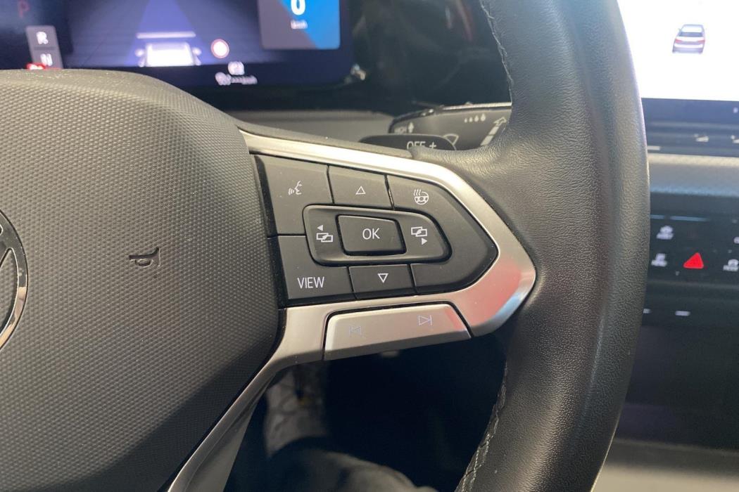 VOLKSWAGEN GOLF 2023