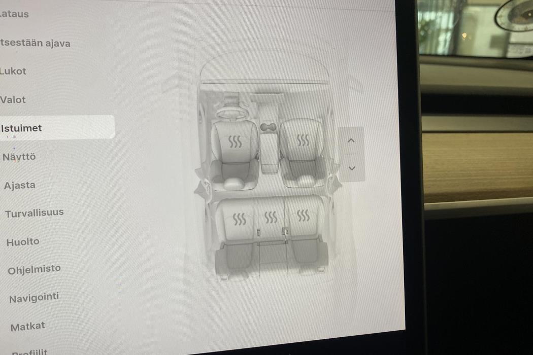 TESLA Model Y 2023