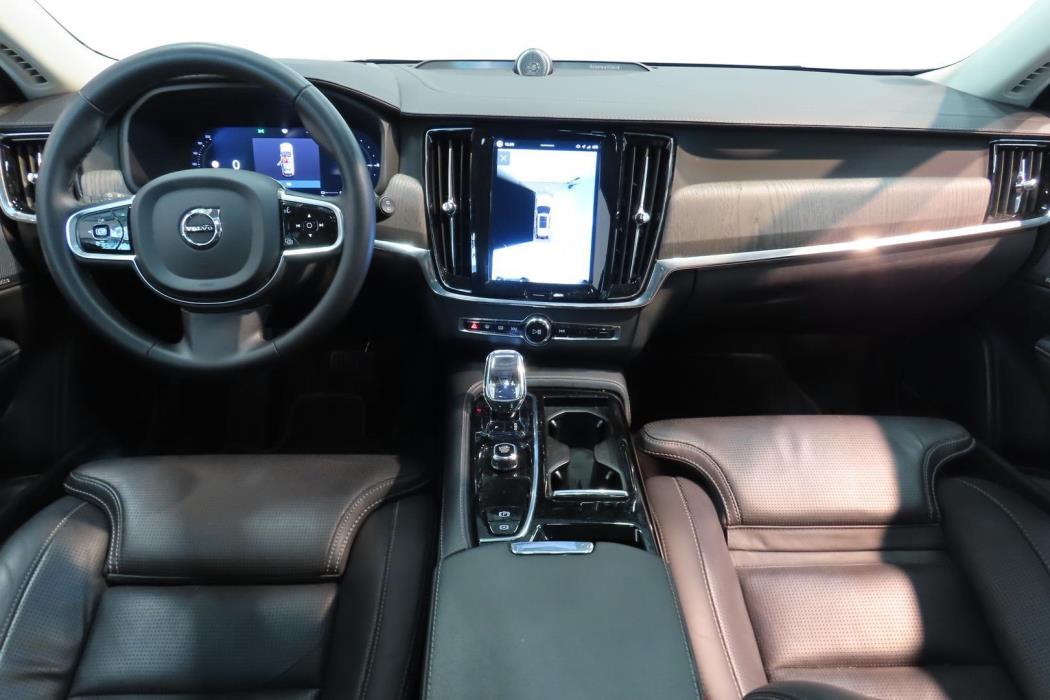 Volvo V90 2023