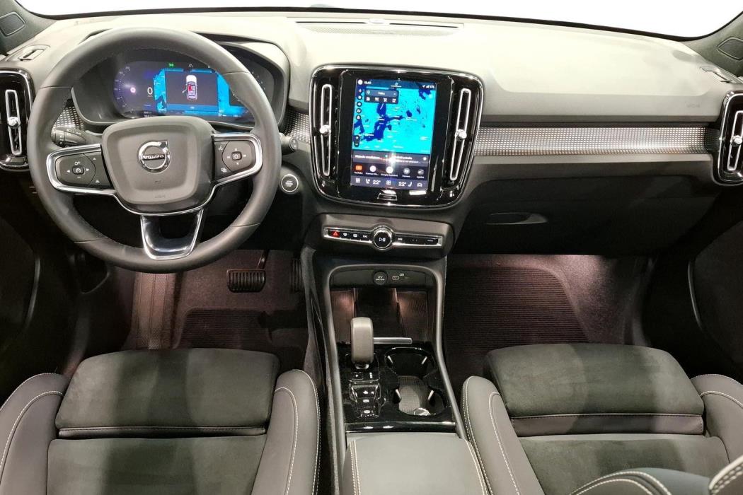 Volvo XC40 2024