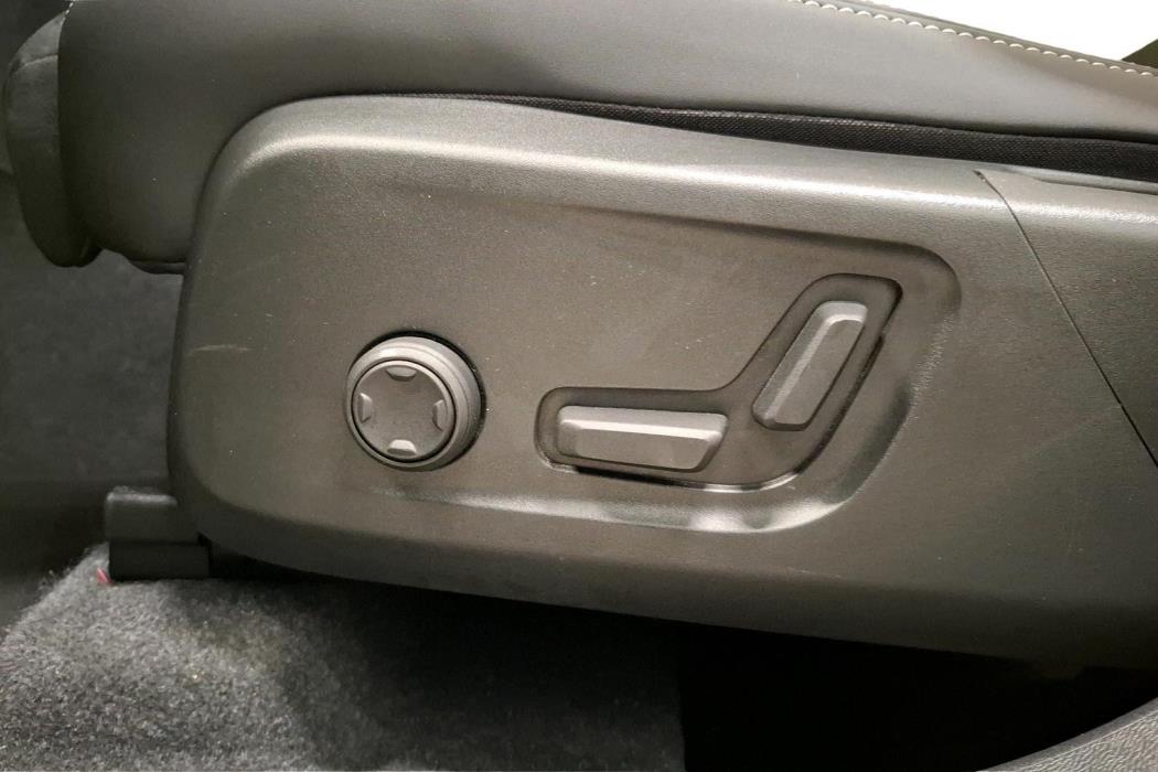 Volvo XC40 2024