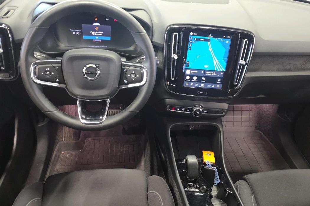 VOLVO XC40 2023
