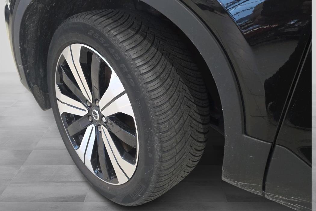 VOLVO XC40 2023