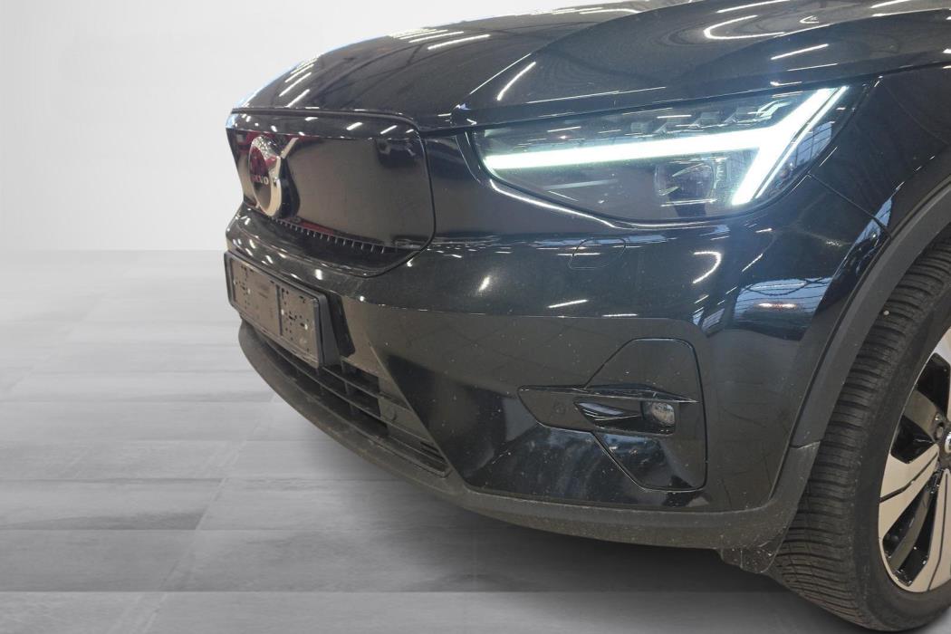 VOLVO XC40 2023