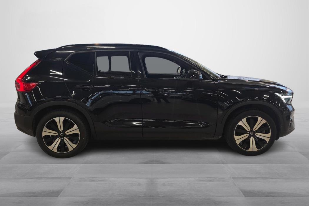VOLVO XC40 2023