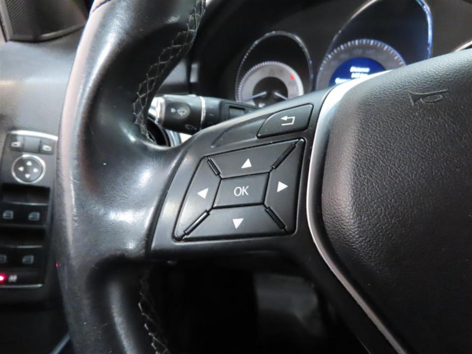 MERCEDES-BENZ GLK 2013