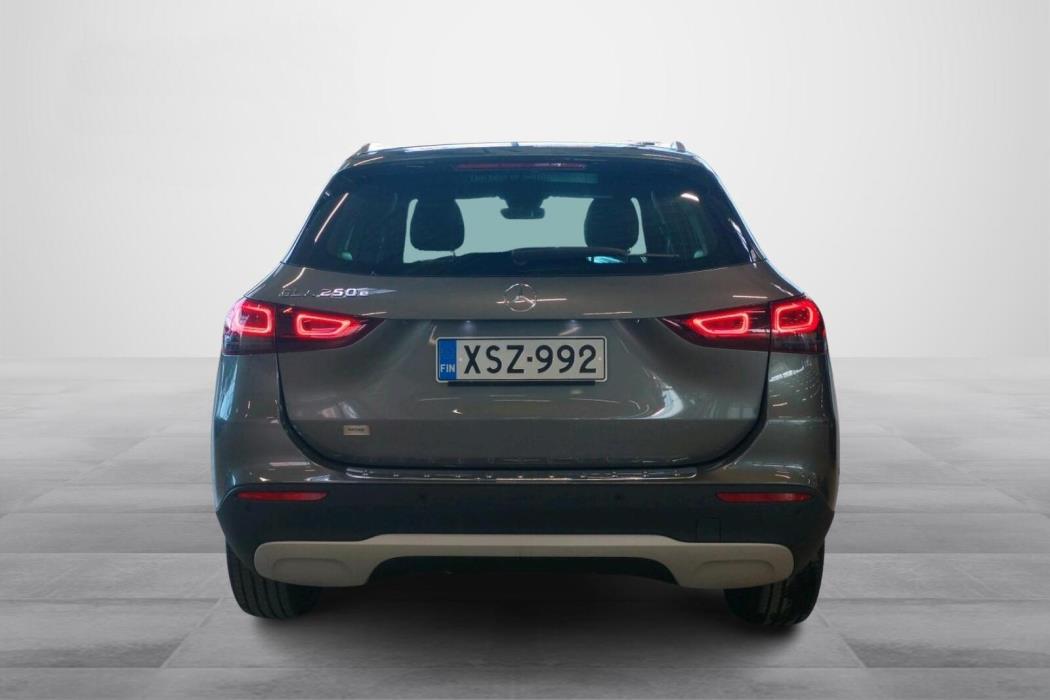 Mercedes-Benz GLA 2021