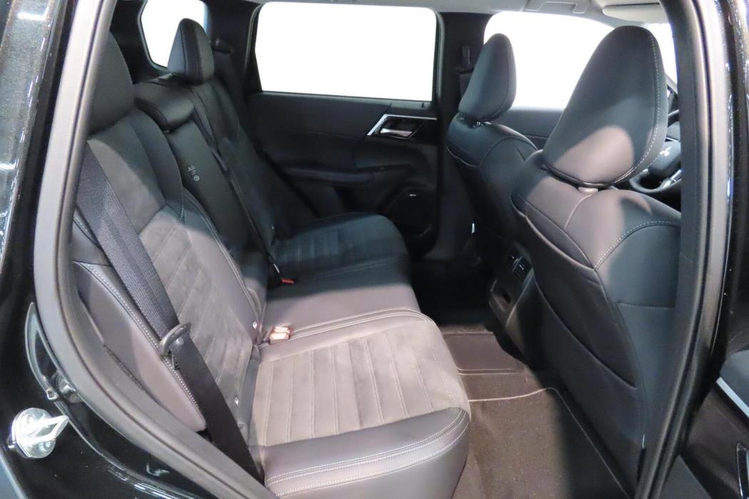 Mitsubishi Outlander 2025