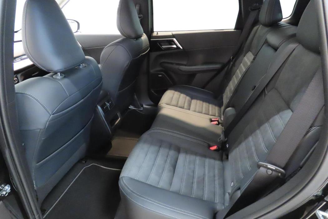 Mitsubishi Outlander 2025