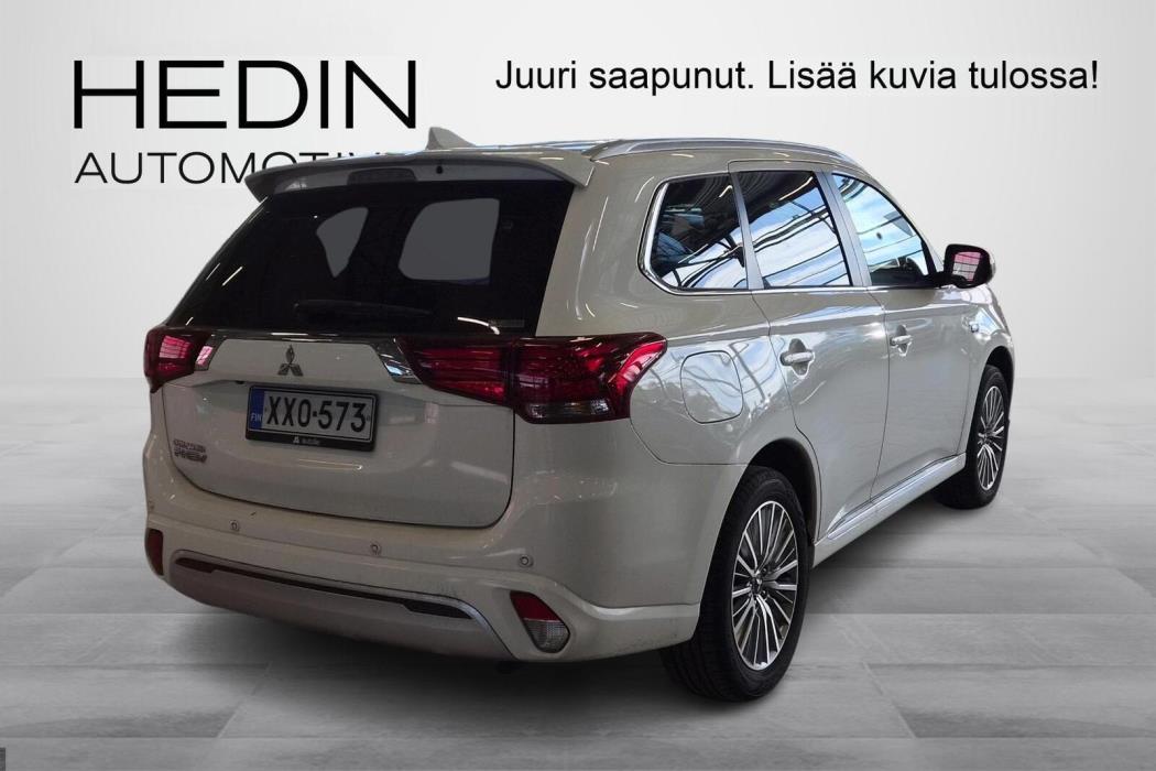 Mitsubishi Outlander PHEV 2021