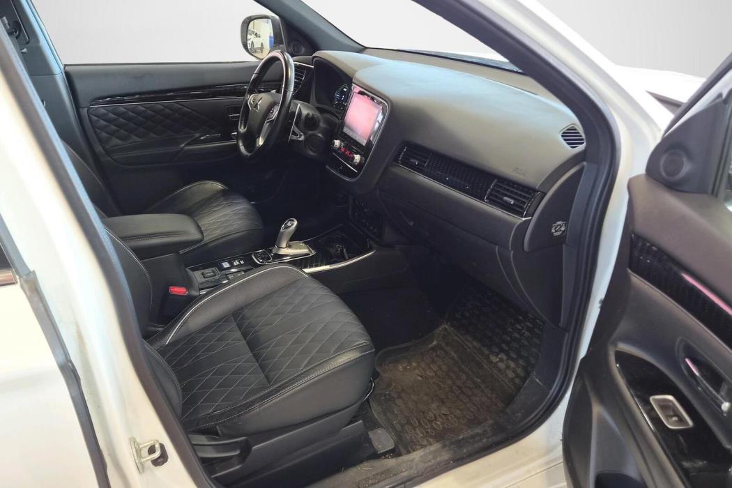 Mitsubishi Outlander PHEV 2021