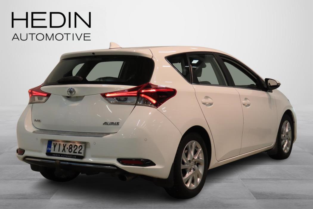 Toyota Auris 2015