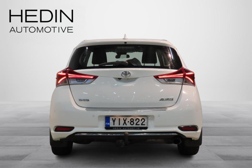 Toyota Auris 2015