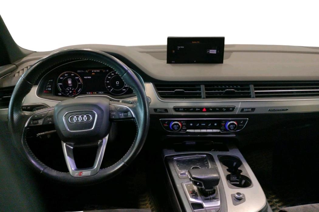 AUDI Q7 2018