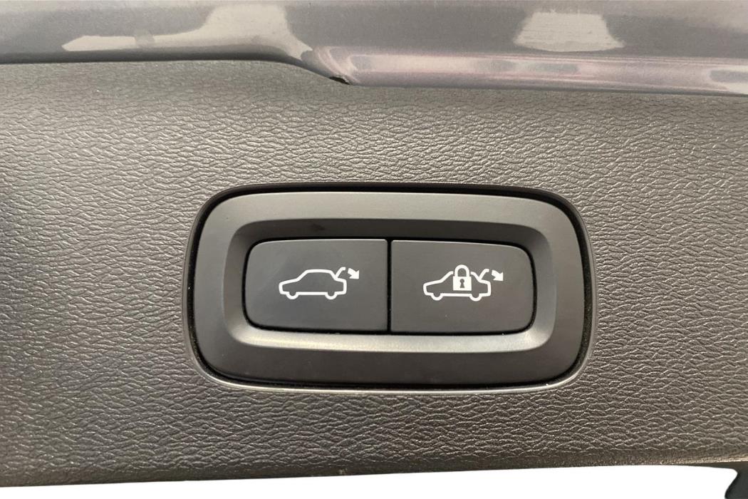 VOLVO V60 2023