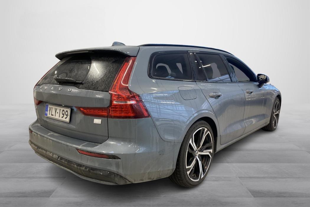 VOLVO V60 2023