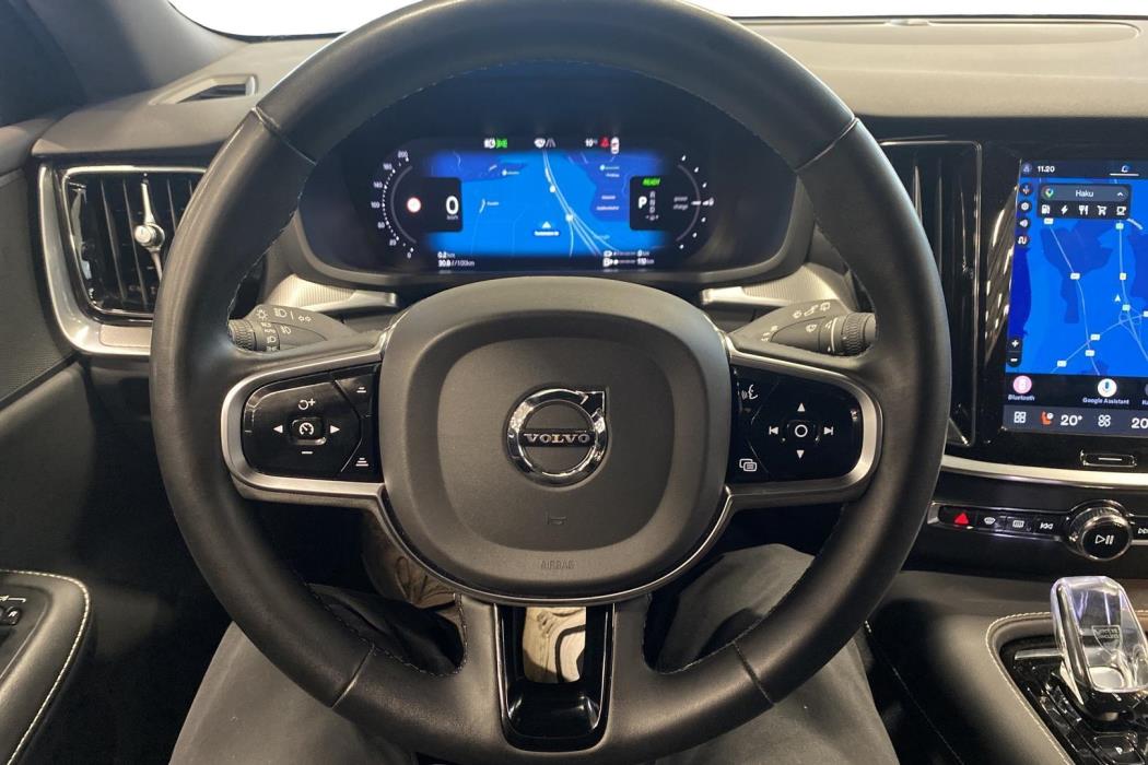 VOLVO V60 2023