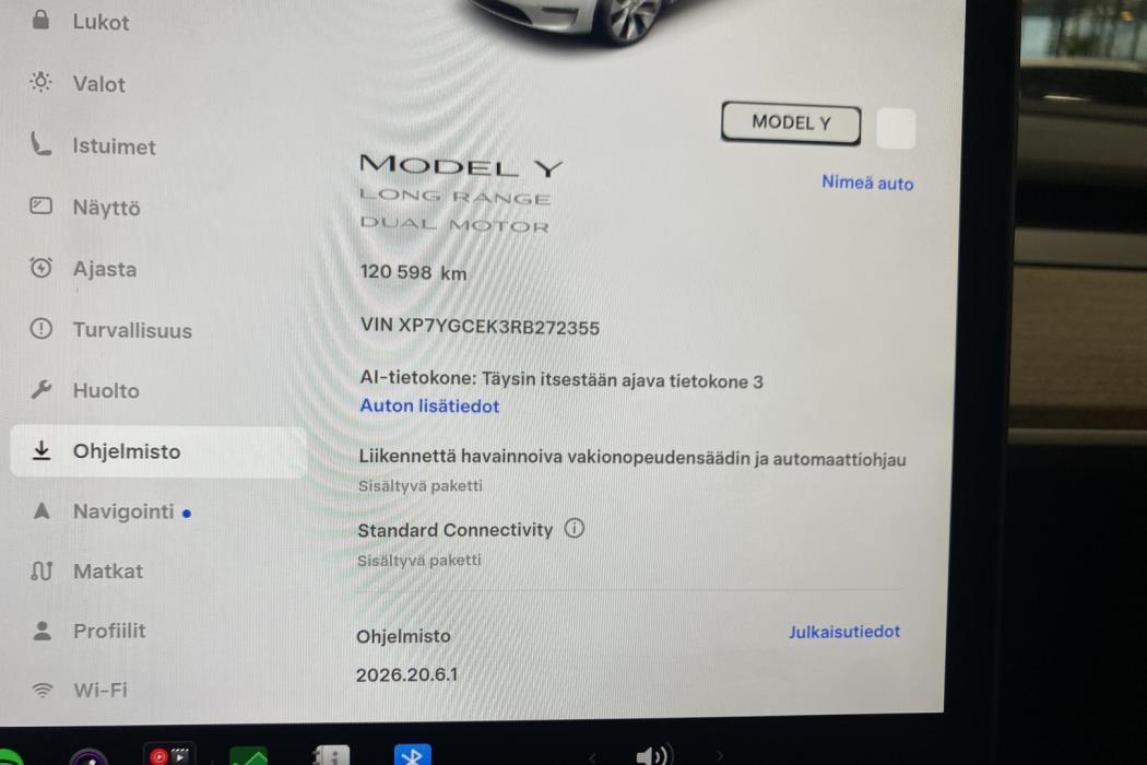 TESLA Model Y 2024