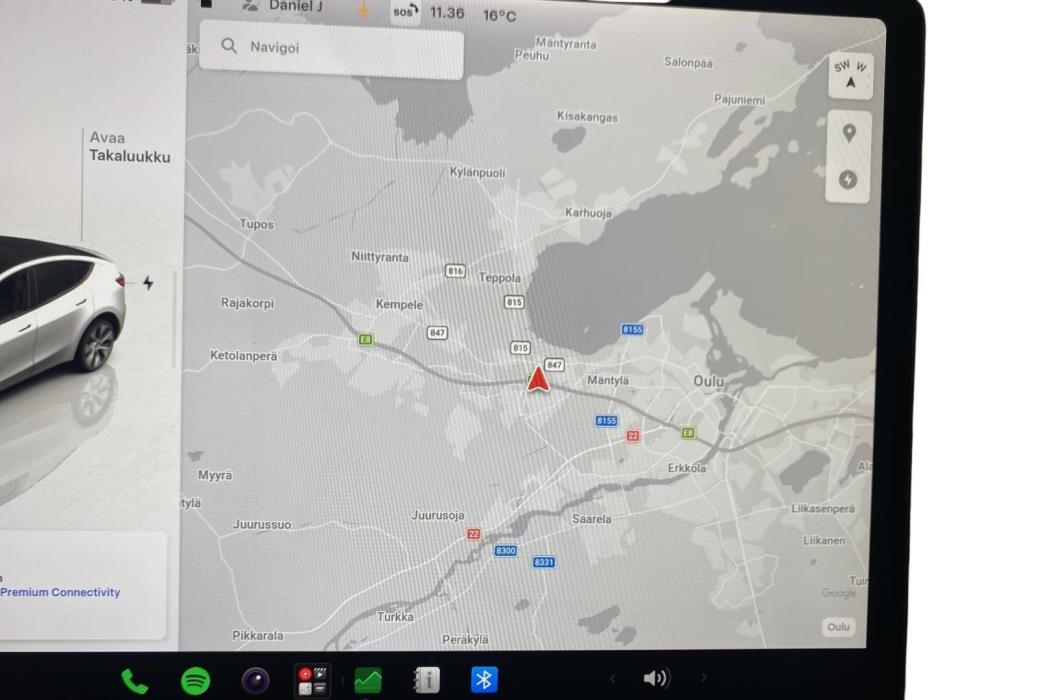 TESLA Model Y 2024