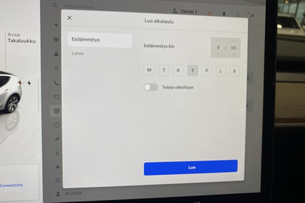 TESLA Model Y 2024