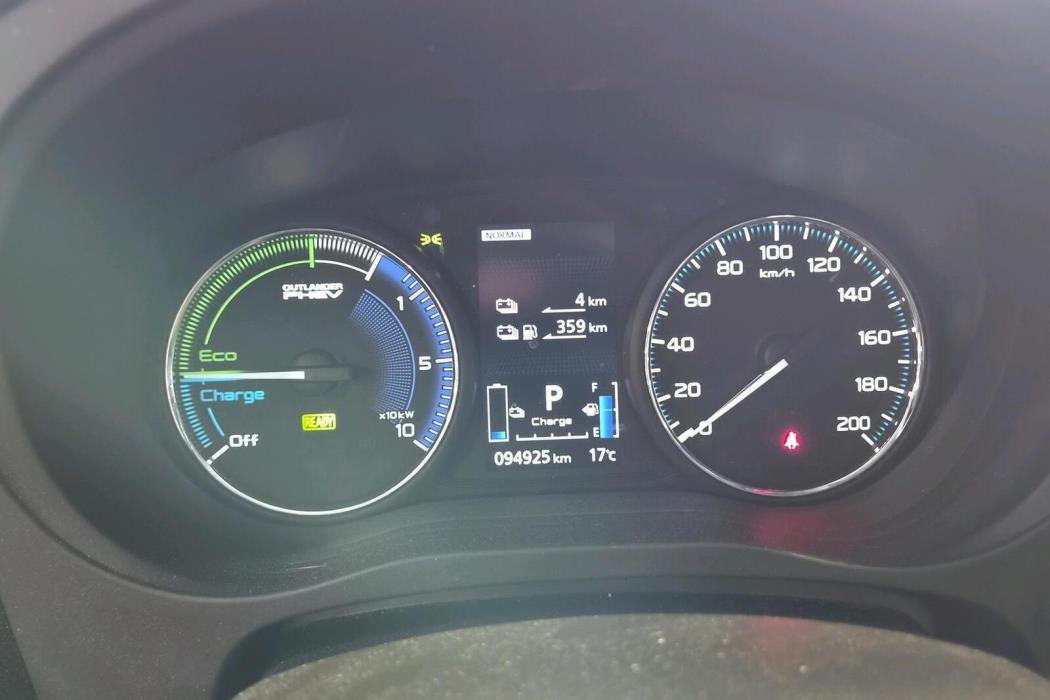 Mitsubishi Outlander PHEV 2021